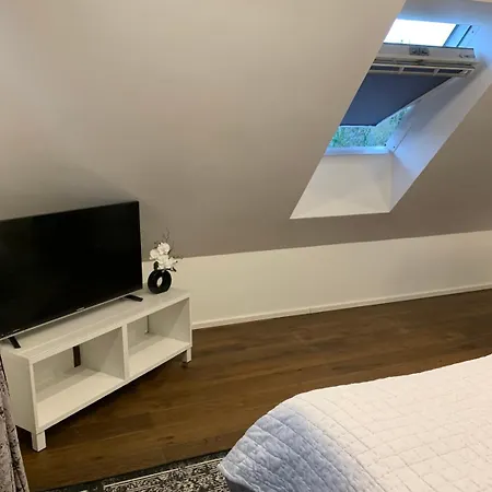 ホームステイ Ruhiges Im Schoenen Kaiserswerth デュッセルドルフ