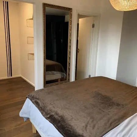 Ruhiges Im Schoenen Kaiserswerth * Dusseldorf