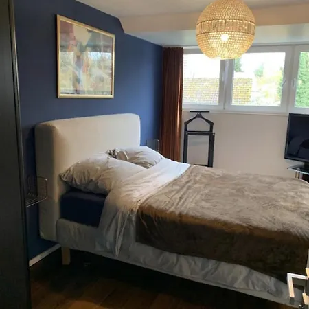 Ruhiges Im Schoenen Kaiserswerth