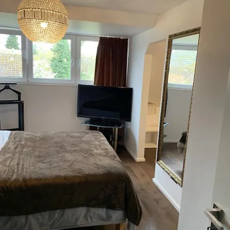 Homestay Ruhiges Im Schoenen Kaiserswerth Dusseldorf