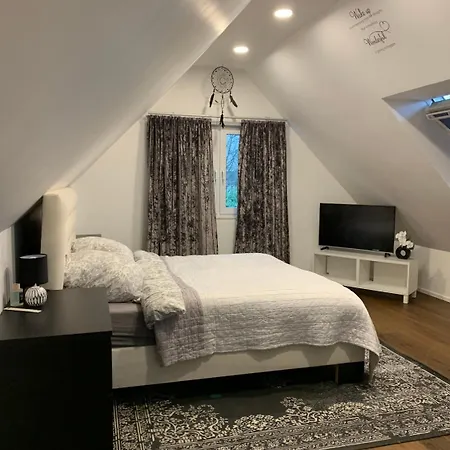 Ruhiges Im Schoenen Kaiserswerth