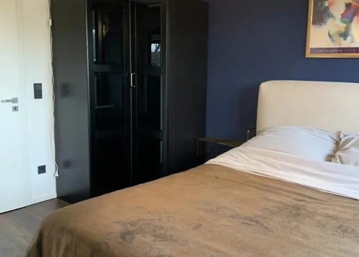 Ruhiges Im Schoenen Kaiserswerth