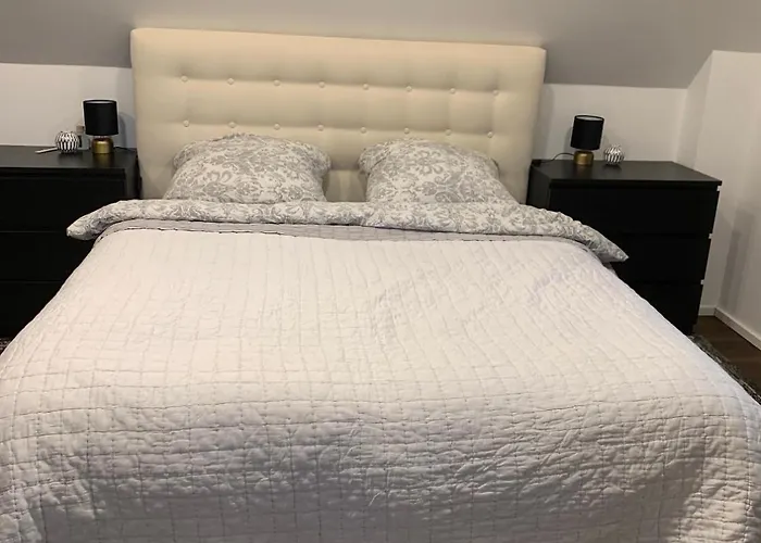 Ruhiges Im Schoenen Kaiserswerth Dusseldorf