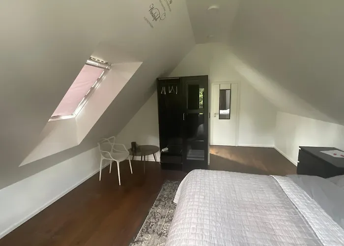 Ruhiges Im Schoenen Kaiserswerth Düsseldorf