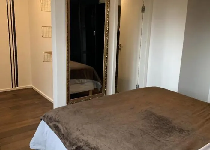 Ruhiges Im Schoenen Kaiserswerth * Düsseldorf