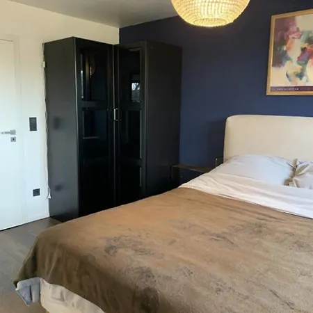 Ruhiges Im Schoenen Kaiserswerth