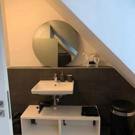 Ruhiges Im Schoenen Kaiserswerth Проживание в семье